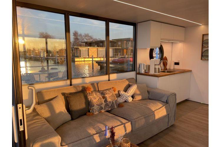 Hausboot Fjord Haven Mit Biosauna In Barth Bagian luar foto