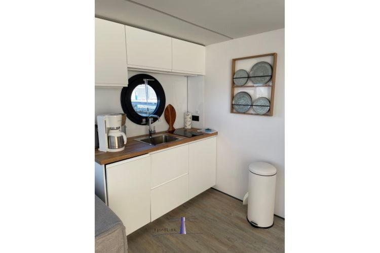 Hausboot Fjord Haven Mit Biosauna In Barth Bagian luar foto